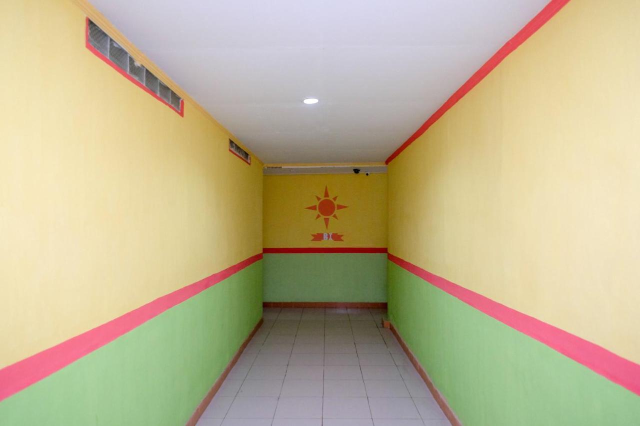 Reddoorz Near Pelabuhan Nusantara Parepare Extérieur photo