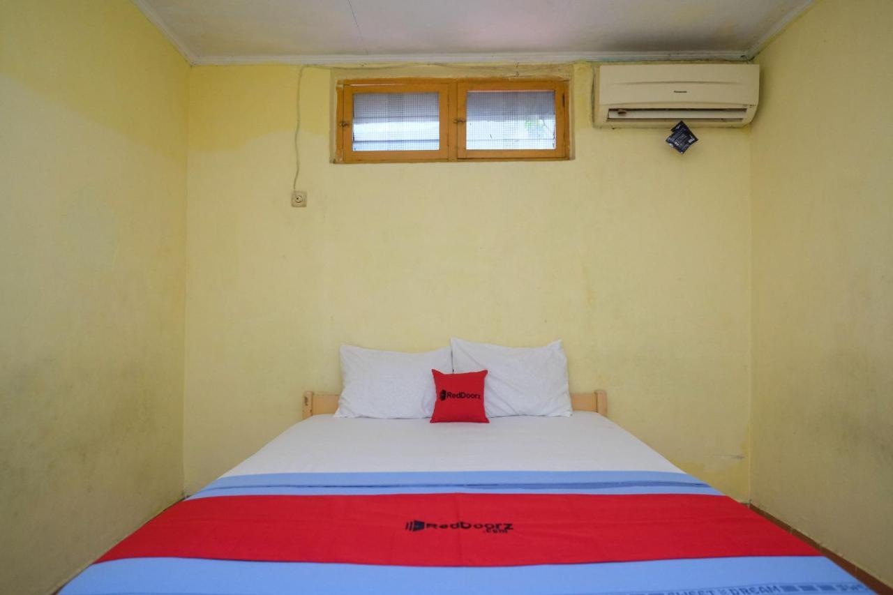 Reddoorz Near Pelabuhan Nusantara Parepare Extérieur photo