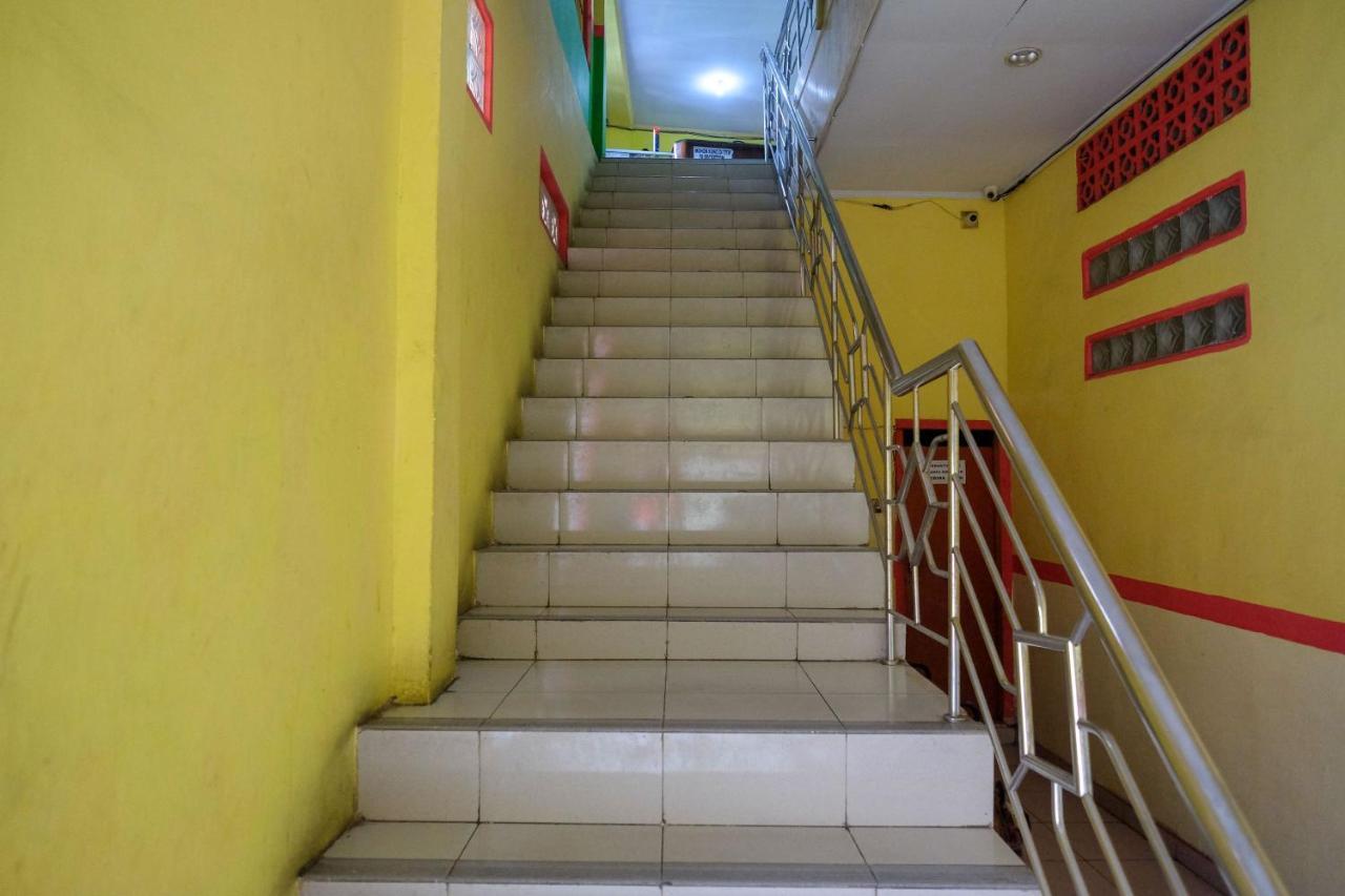 Reddoorz Near Pelabuhan Nusantara Parepare Extérieur photo