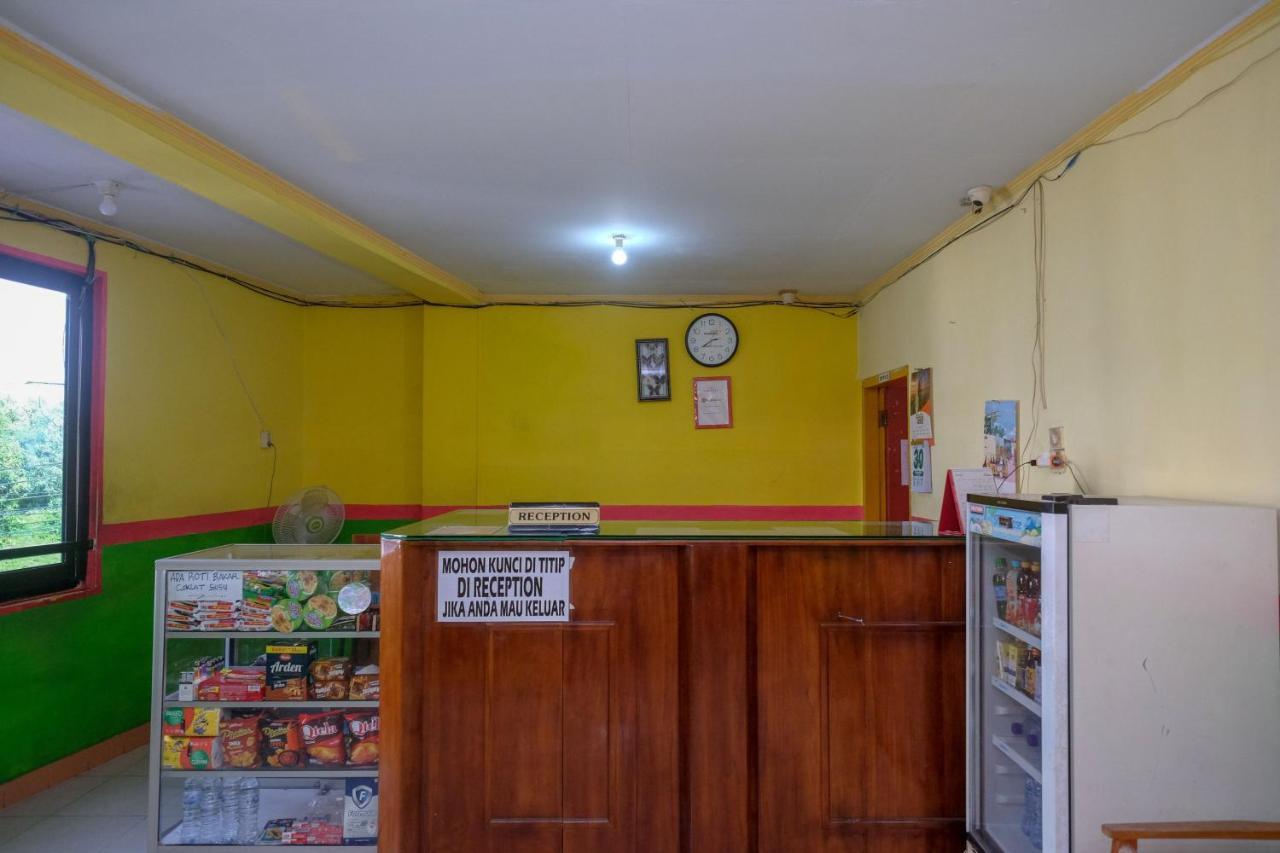 Reddoorz Near Pelabuhan Nusantara Parepare Extérieur photo