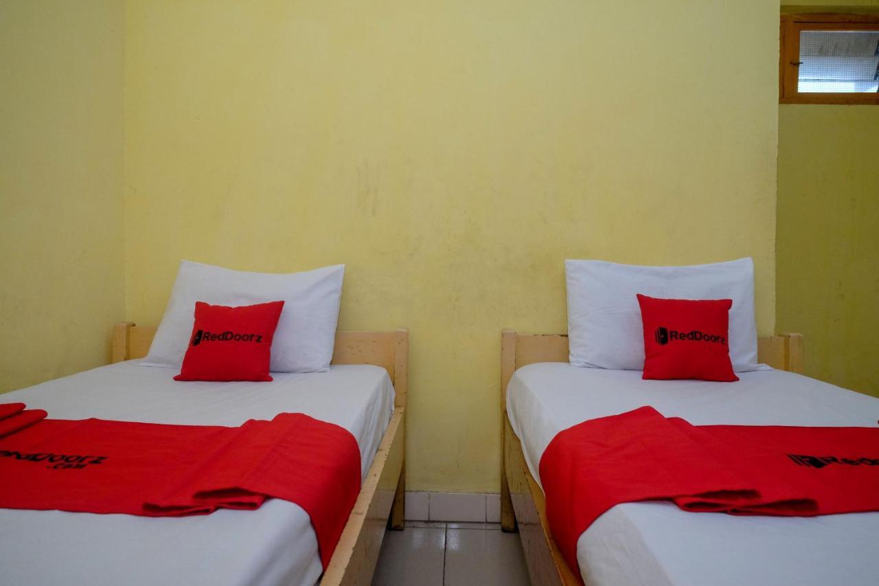 Reddoorz Near Pelabuhan Nusantara Parepare Extérieur photo