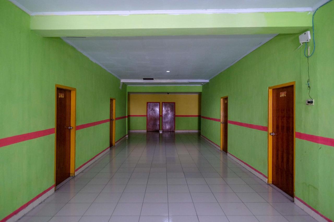 Reddoorz Near Pelabuhan Nusantara Parepare Extérieur photo